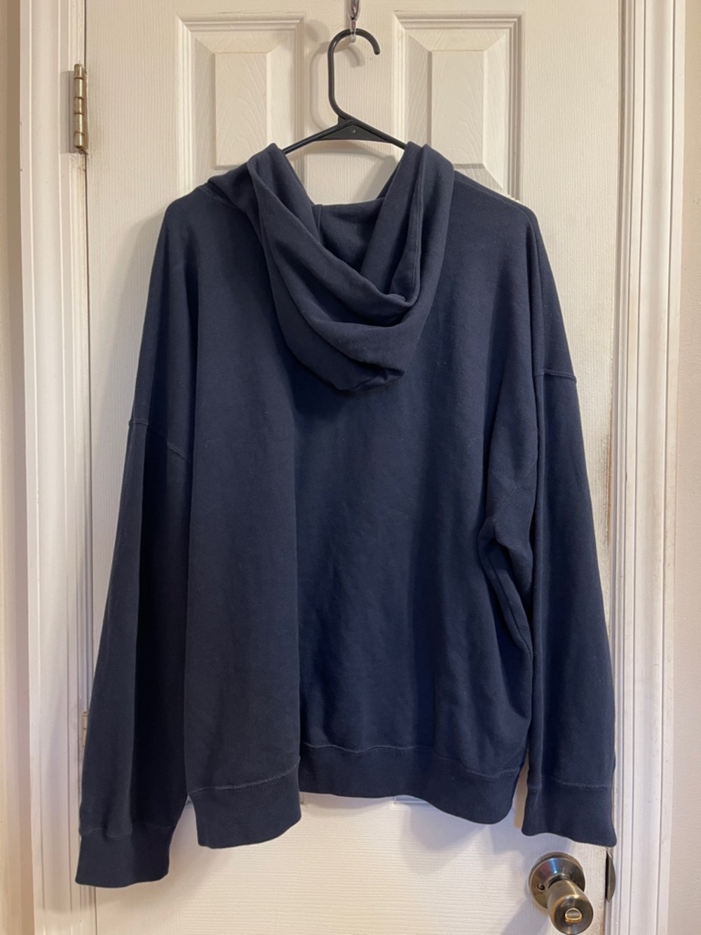 Hollister XL Women’s Navy Blue Pullover Hoodie - Picture 2 of 3